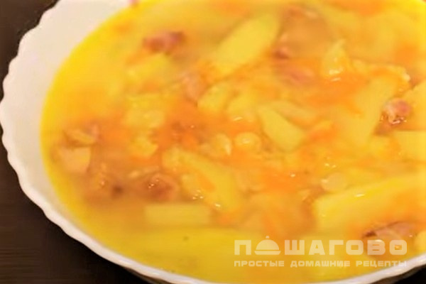Суп гороховый с копченой колбасой