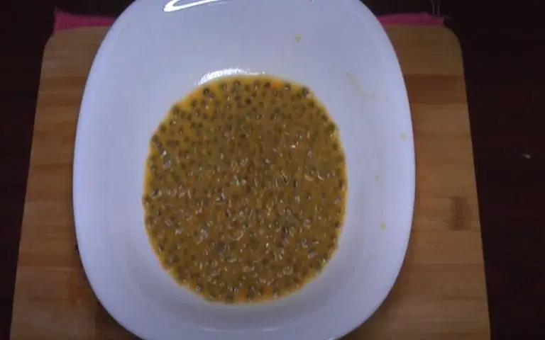 Панна-котта с маракуйей — шаг 8