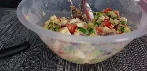 Магрибский салат с кускусом и рукколой