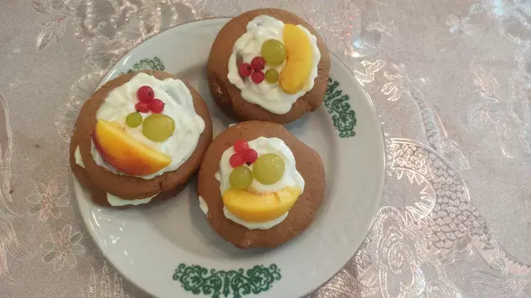 Медовые пирожные с кремом — шаг 13