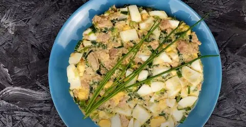 Салат из печени трески и яиц