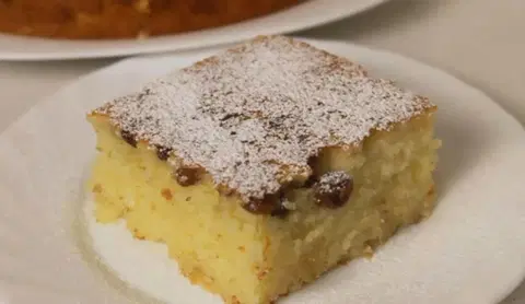 Манник на сметане без муки с изюмом