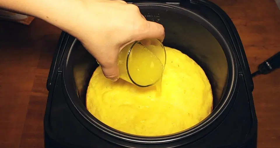 Апельсиновый пирог в мультиварке с кукурузной мукой — шаг 9