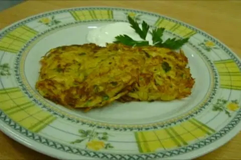 Картофельные драники с морковью