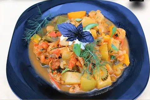 Овощное рагу с мясом в казане