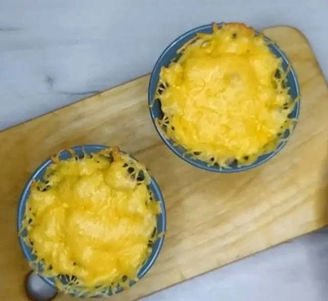 Жульен со свининой и грибами — шаг 7
