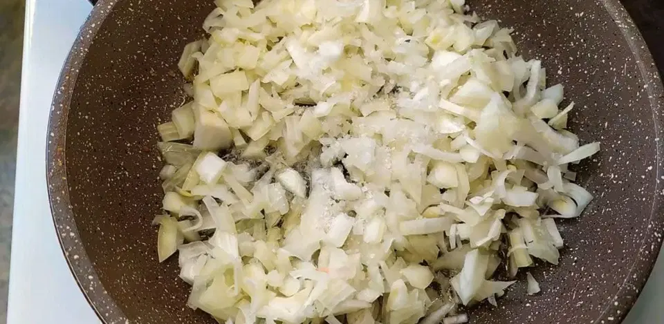 Салат из фасоли и корейской моркови — шаг 3