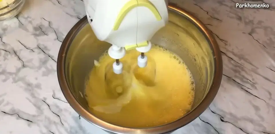 Маффины с сыром и ветчиной — шаг 3