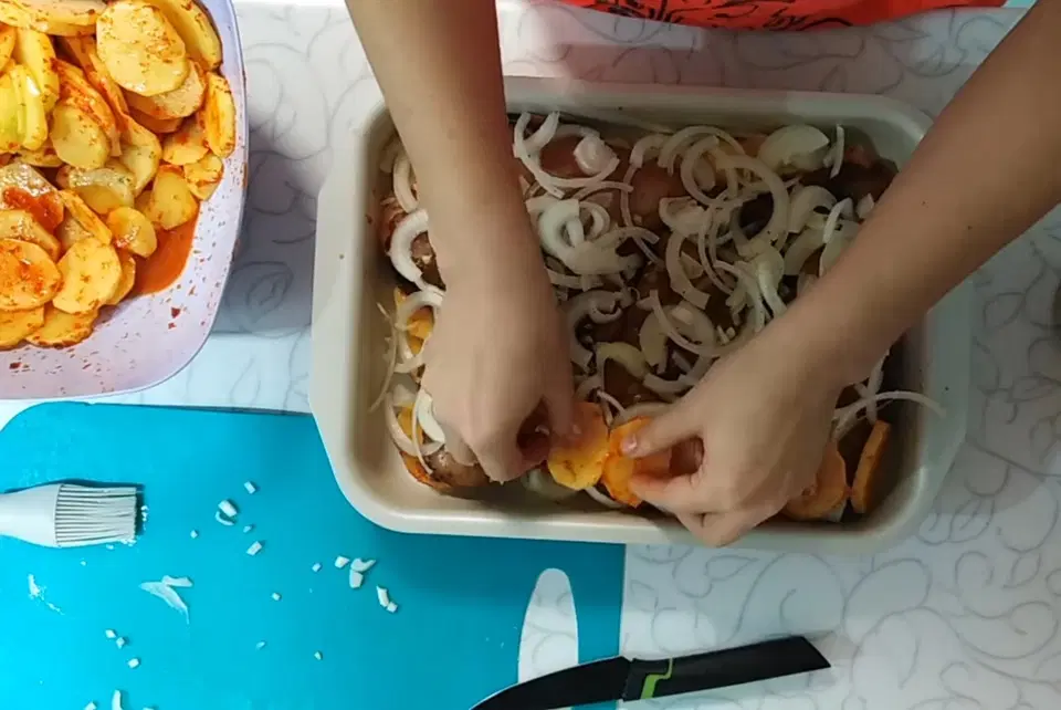 Картошка с курицей по-французски — шаг 4