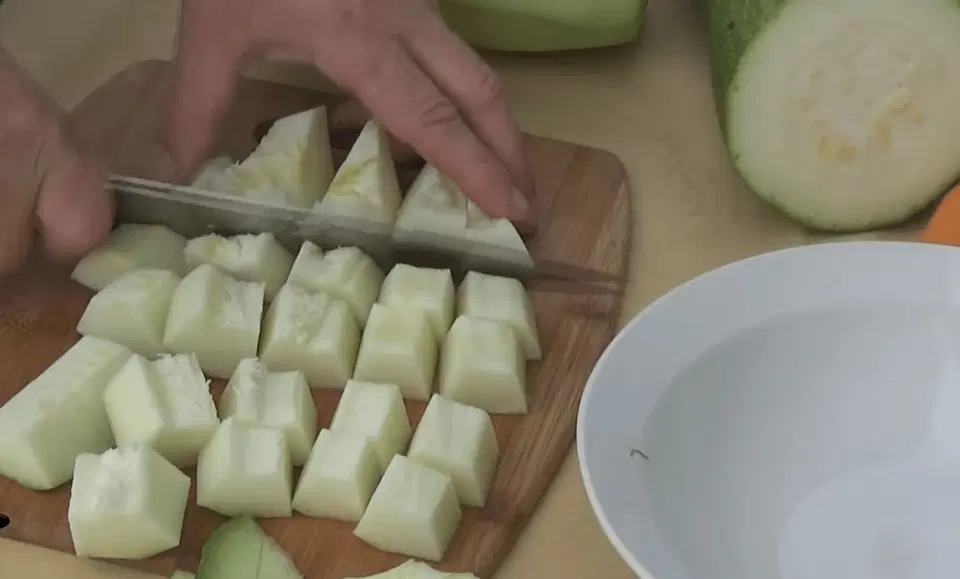 Овощное рагу с мясом в казане — шаг 1