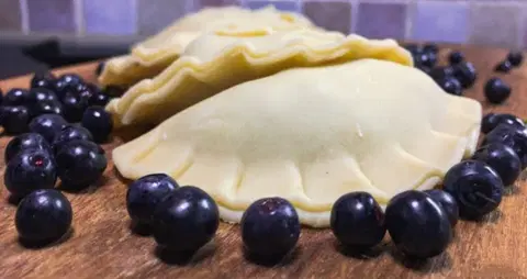 Вареники с черникой на пару