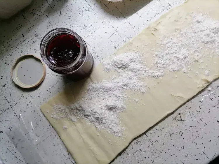 Рогалики с джемом — шаг 1
