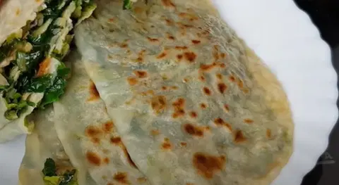 Кутабы со свежей зеленью