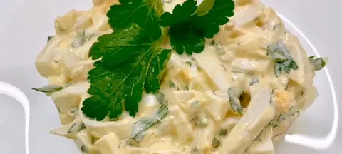 Салат из кальмаров классический