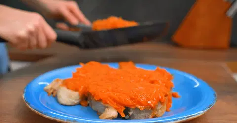 Рыба под маринадом из моркови и лука