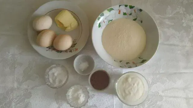Манник на сковороде без духовки — шаг 1