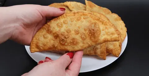 Постные чебуреки с картошкой и грибами