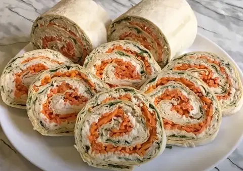 Рулет из лаваша с курицей