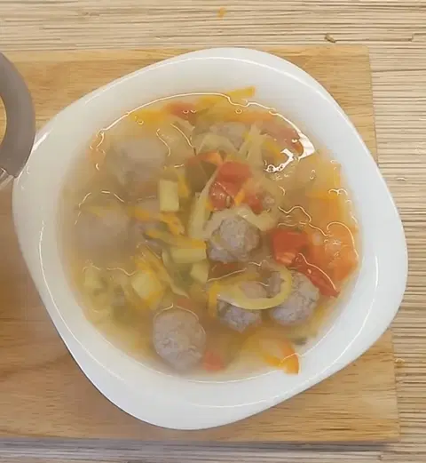 Суп с фрикадельками и овощами