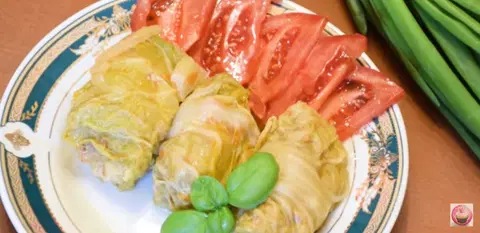 Мини-голубцы из пекинской капусты