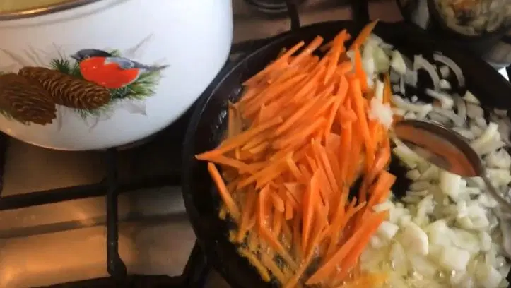 Сырный суп с куриными фрикадельками — шаг 3
