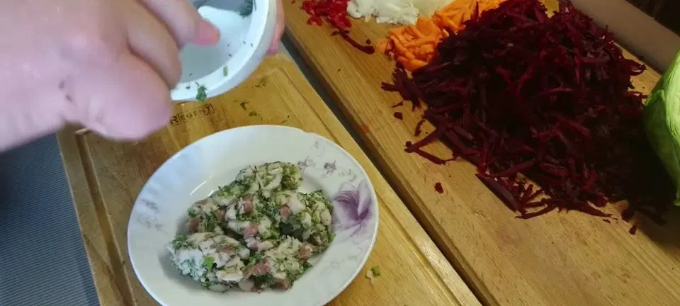 Красный борщ с пампушками — шаг 3