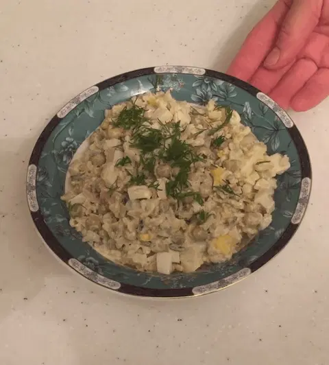 Салат с кальмарами и рисом