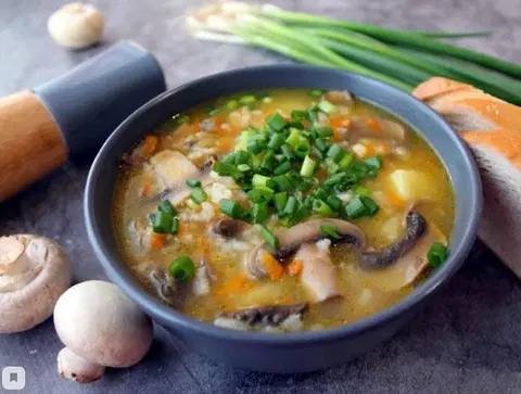 Постный суп с шампиньонами и рисом