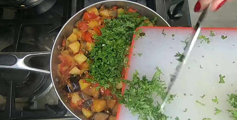Жаркое с баклажанами — шаг 12