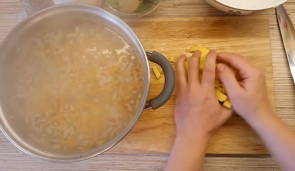 Суп с фрикадельками и овощами — шаг 2