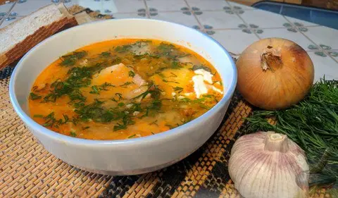 Кислые щи с говядиной и беконом (в духовке)