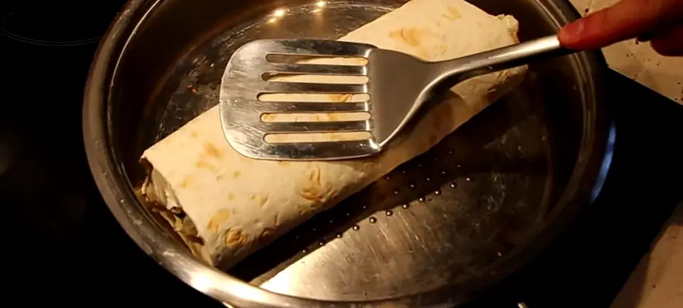 Классическая шаурма с курицей — шаг 8