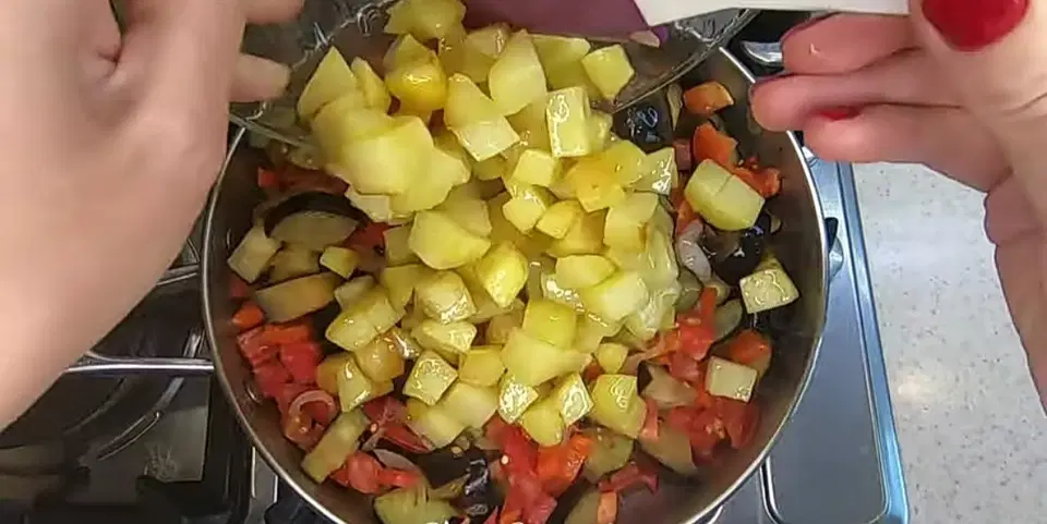 Жаркое с баклажанами — шаг 10