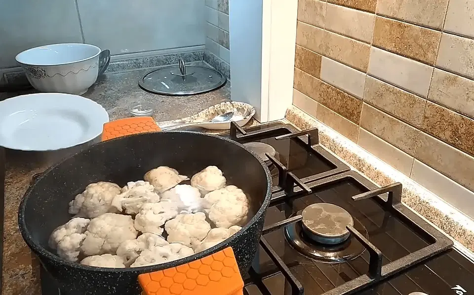 Цветная капуста запеченная в кляре — шаг 2