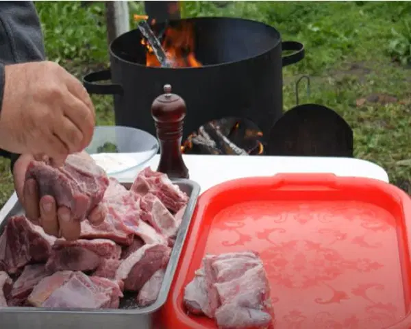 Говяжьи ребра в казане — шаг 1