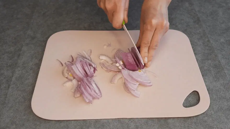 Спагетти с овощами и соевым соусом — шаг 2
