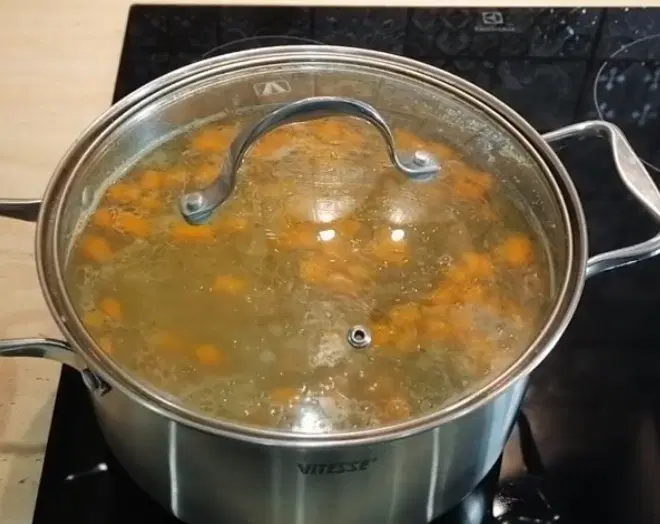 Уха из свежей речной рыбы — шаг 4