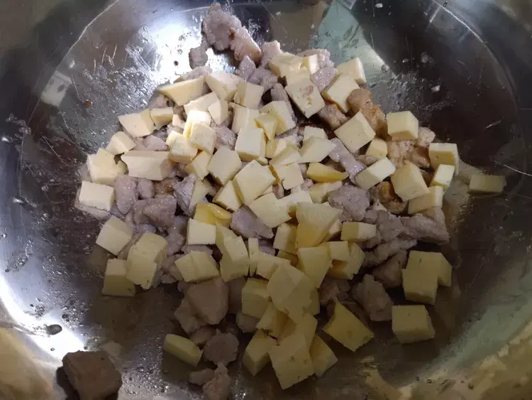 «Цезарь» со свининой — шаг 2