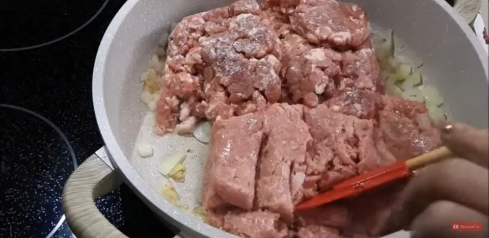 Домашние тонкие блинчики с фаршем — шаг 2
