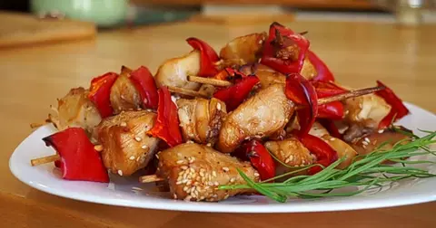 Шашлык куриный в духовке на шпажках
