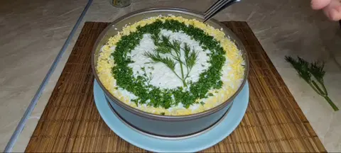 Мимоза с курицей слоями