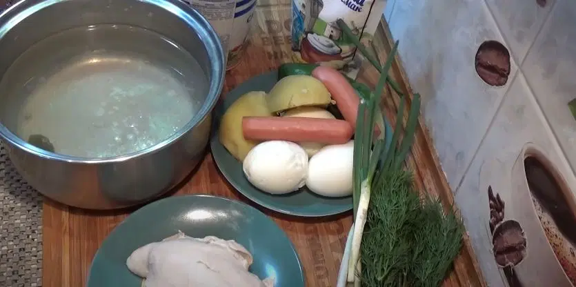 Окрошка на курином бульоне — шаг 1