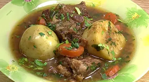 Тушеная говяжья лопатка (Stout Beef Stew)