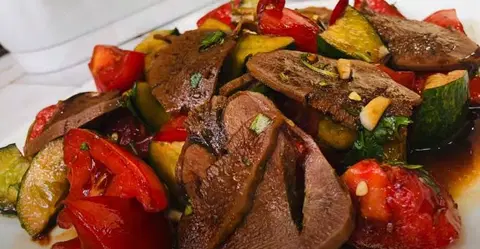 Китайский салат с языком и свежим огурцом
