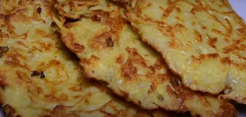 Картофельные драники с фаршем и сыром