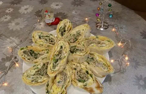 Рулет из лаваша с рыбными консервами