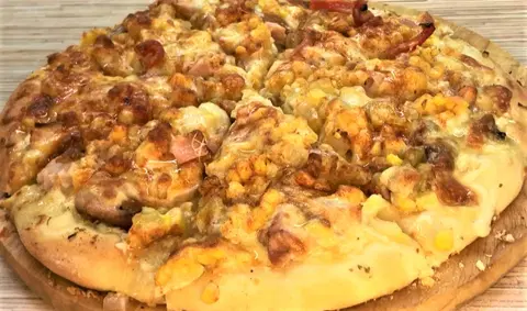Пицца с кукурузой