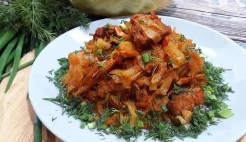 Бигус из свежей капусты с мясом