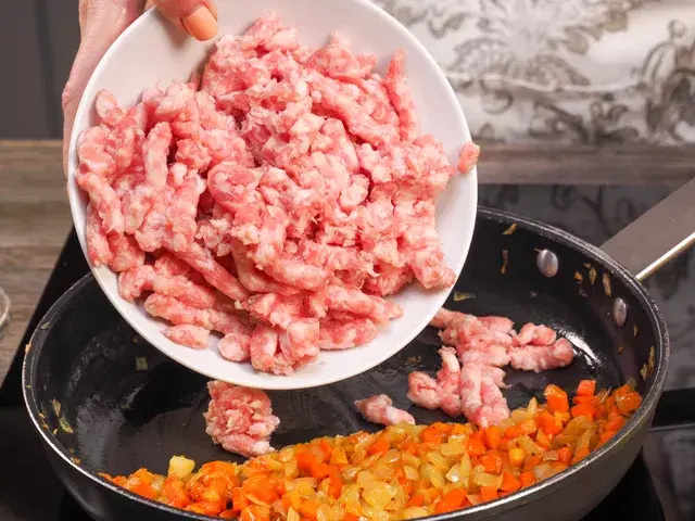 Запеканка с мясом "Пастуший пирог" — шаг 2