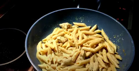 Паста альфредо с курицей по-домашнему
